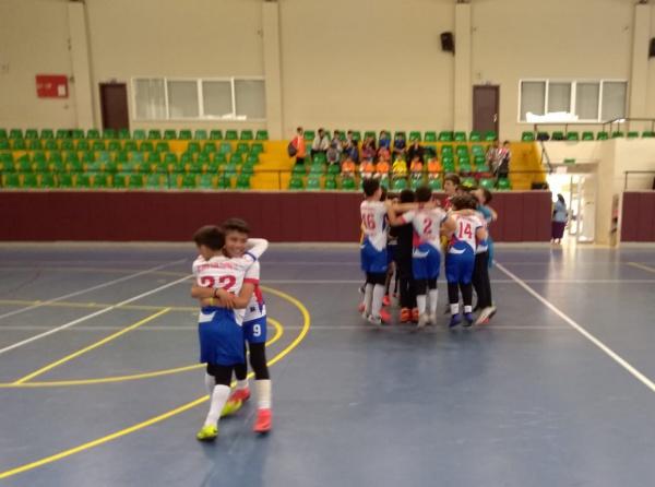 Okul Futsal Takımımız İstanbul´da Son 4 Takım Arasında